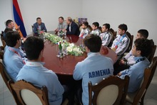 Մարզպետը հյուրընկալել է Սյունիքի մարզի սիրողական և պրոֆեսիոնալ քիք-բոքսինգի մարզական ակումբին Մարզպետը հյուրընկալել է Սյունիքի մարզի սիրողական և պրոֆեսիոնալ քիք-բոքսինգի մարզական ակումբին