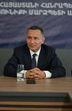 ՍՅՈՒՆԻՔԻ ՄԱՐԶՊԵՏ ՌՈԲԵՐՏ ՂՈՒԿԱՍՅԱՆԻ ՇՆՈՐՀԱՎՈՐԱՆՔԸ` ԲՈՒԺԱՇԽԱՏՈՂՆԵՐԻՆ