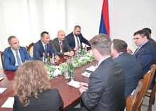 ՄԱՐԶՊԵՏ ՌՈԲԵՐՏ ՂՈՒԿԱՍՅԱՆՆ ԸՆԴՈՒՆԵԼ Է ՀՀ-ՈՒՄ ԱՄՆ ԳՈՐԾԵՐԻ ԺԱՄԱՆԱԿԱՎՈՐ ՀԱՎԱՏԱՐՄԱՏԱՐԻ ԳԼԽԱՎՈՐԱԾ ՊԱՏՎԻՐԱԿՈՒԹՅԱՆԸ